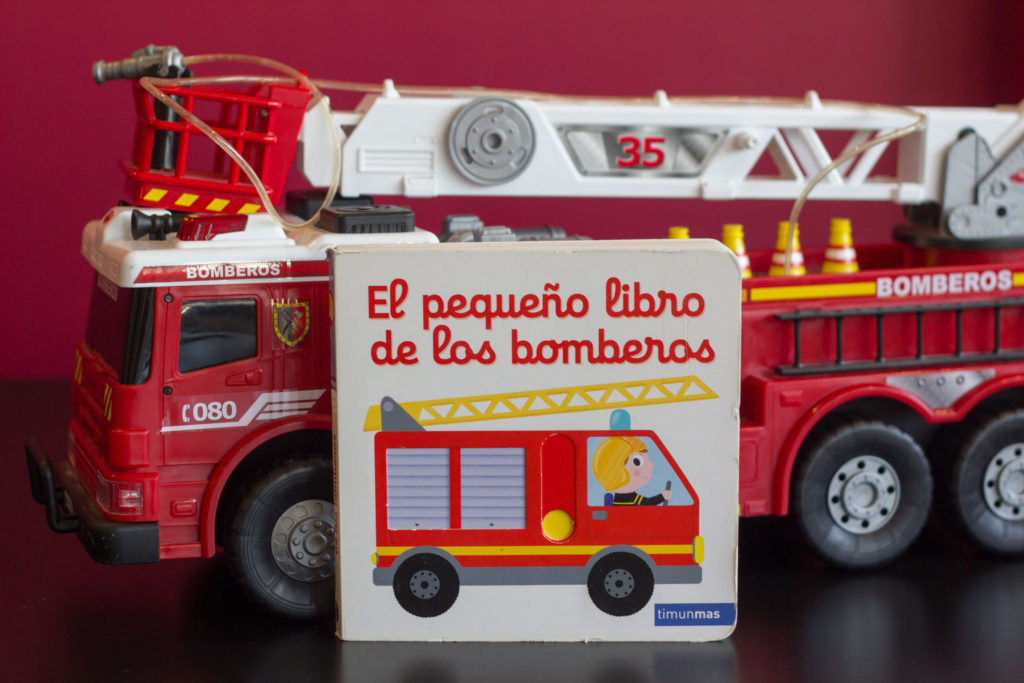 El pequeño libro de los bomberos - Portada